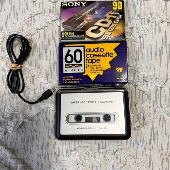 Cassette‎ Playing Walkman, with tapes. 2 blank and 2 music Tapes - Picture 6 of 7